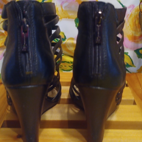 GU- 9 - Picture 2 of 4